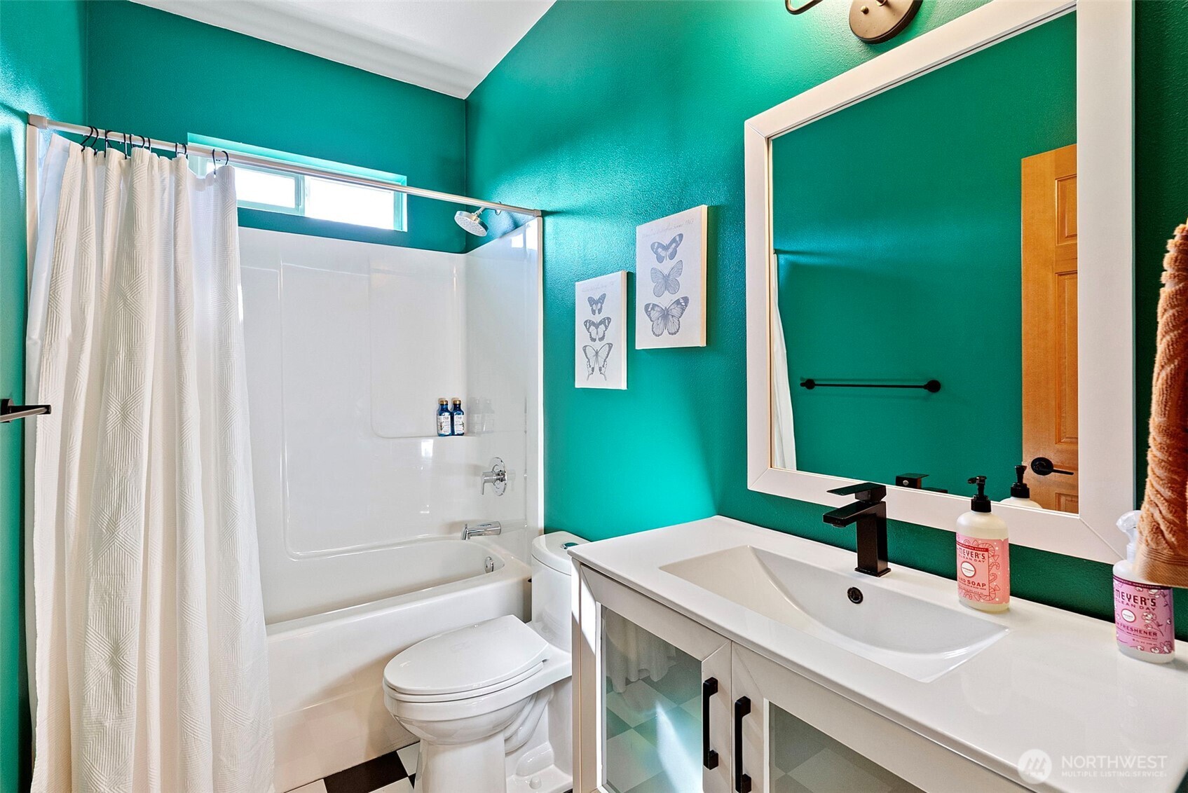 3040 Classic Avenue NE, Bremerton, WA 98310