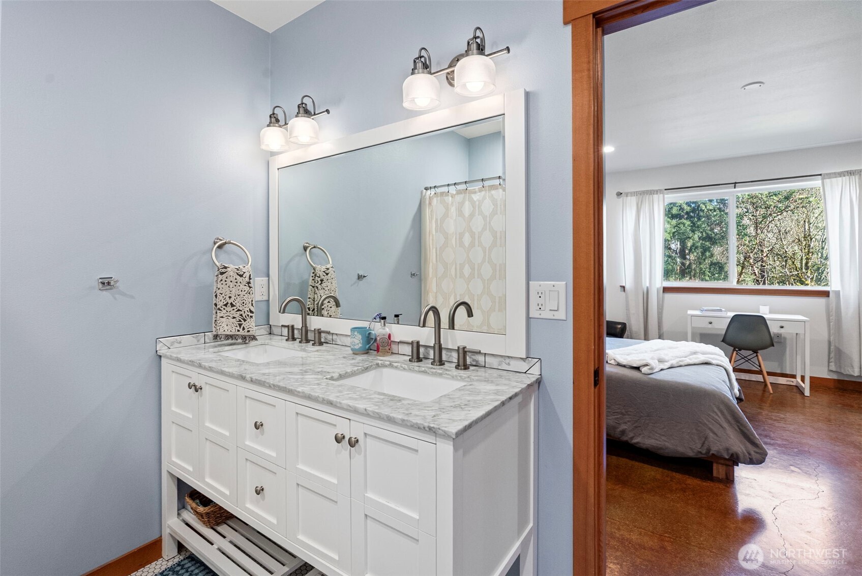 3040 Classic Avenue NE, Bremerton, WA 98310