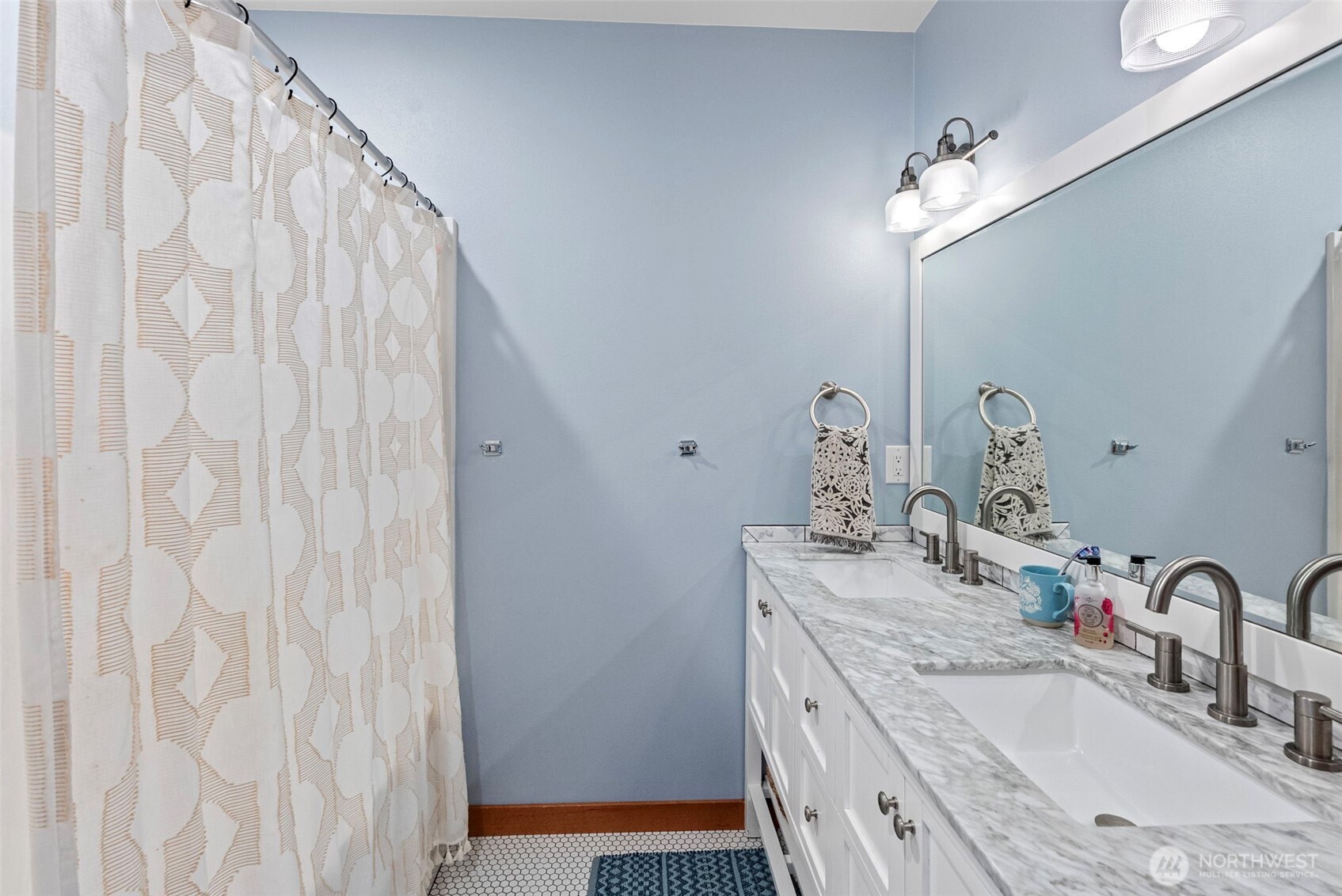 3040 Classic Avenue NE, Bremerton, WA 98310