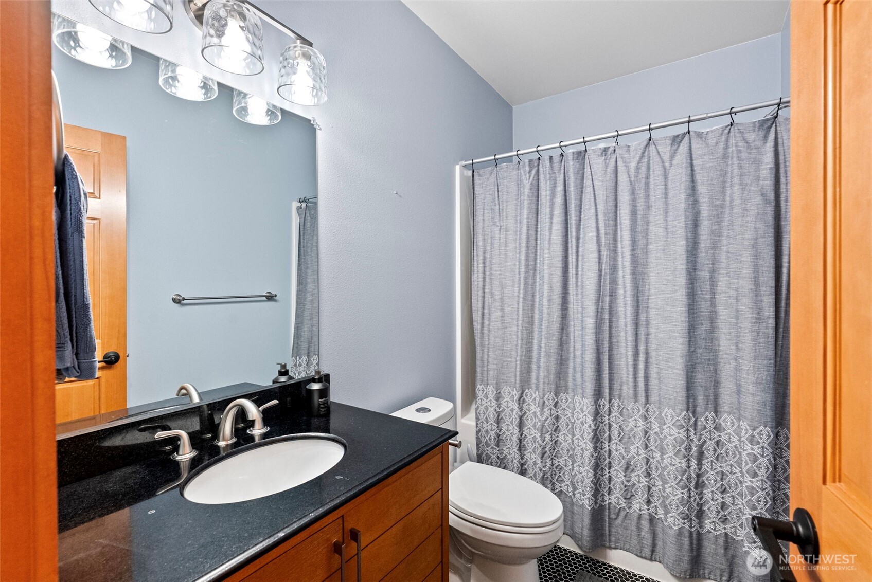 3040 Classic Avenue NE, Bremerton, WA 98310