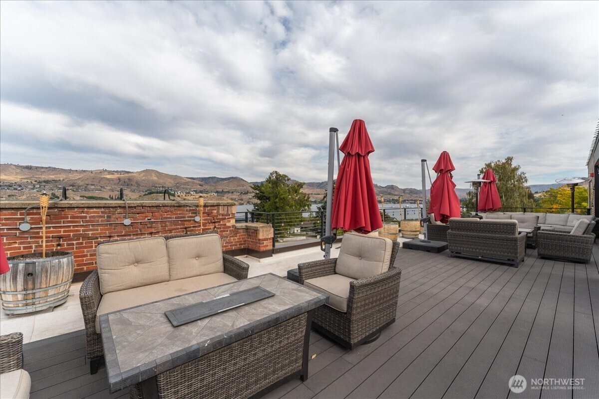 2037 W Woodin Ave. , Chelan, WA 98816