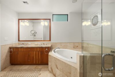 2716 Elliott Avenue #1204, Seattle, WA 98121 - Photo 16