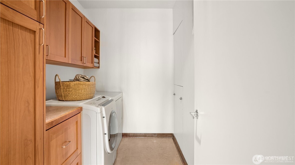 2716 Elliott Avenue #1204, Seattle, WA 98121