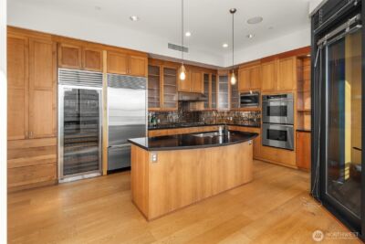 2716 Elliott Avenue #1204, Seattle, WA 98121 - Photo 4