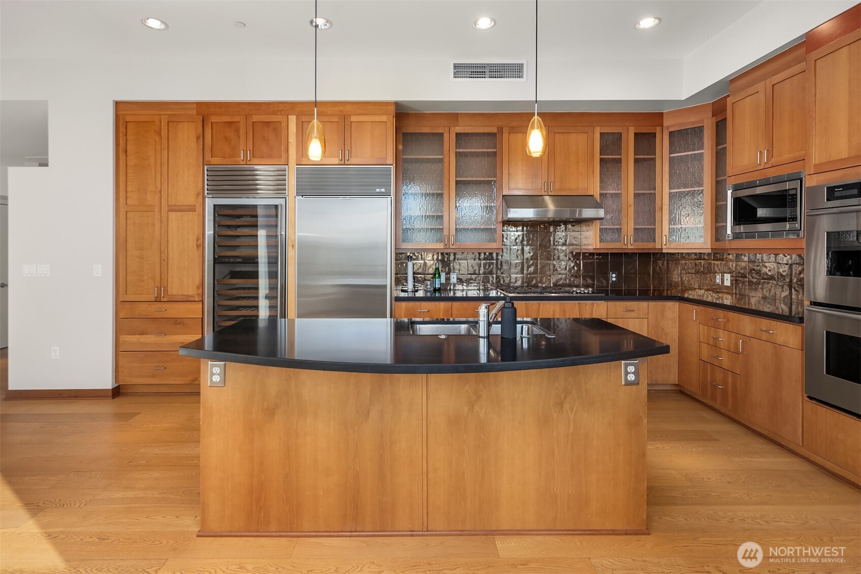 2716 Elliott Avenue #1204, Seattle, WA 98121