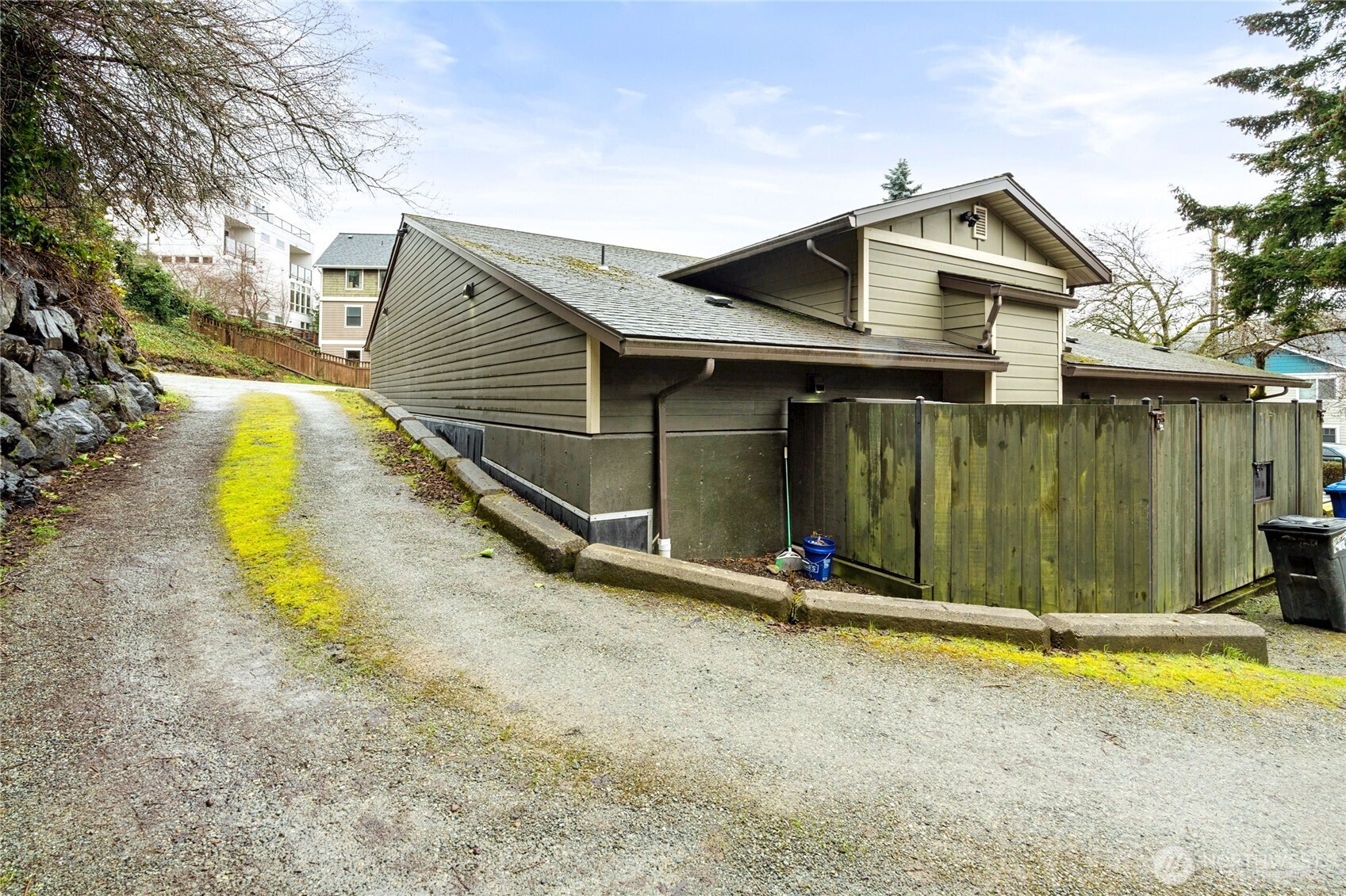 812 Davis Place S, Seattle, WA 98144