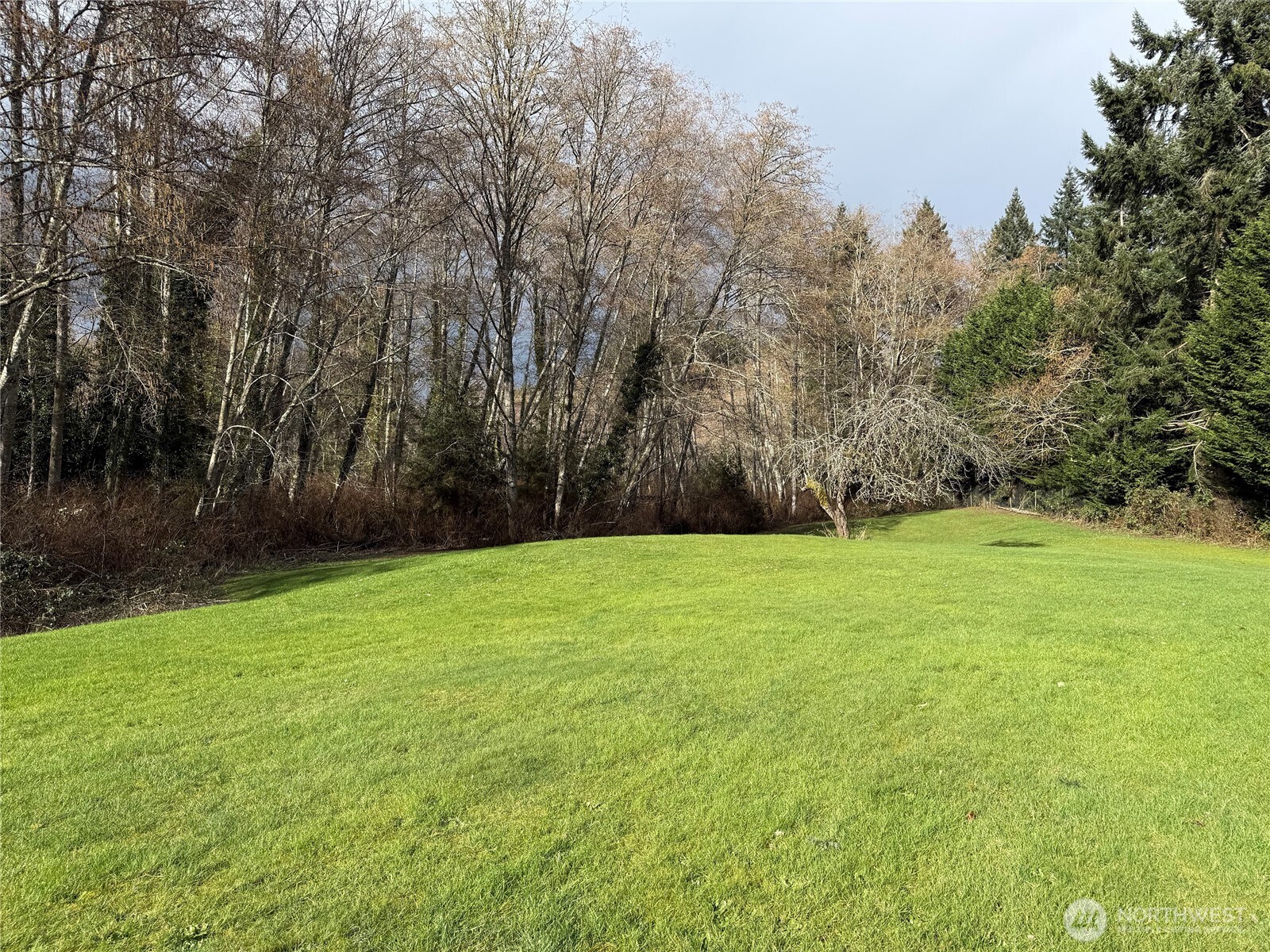 11477 NE Tulin Road , Kingston, WA 98346