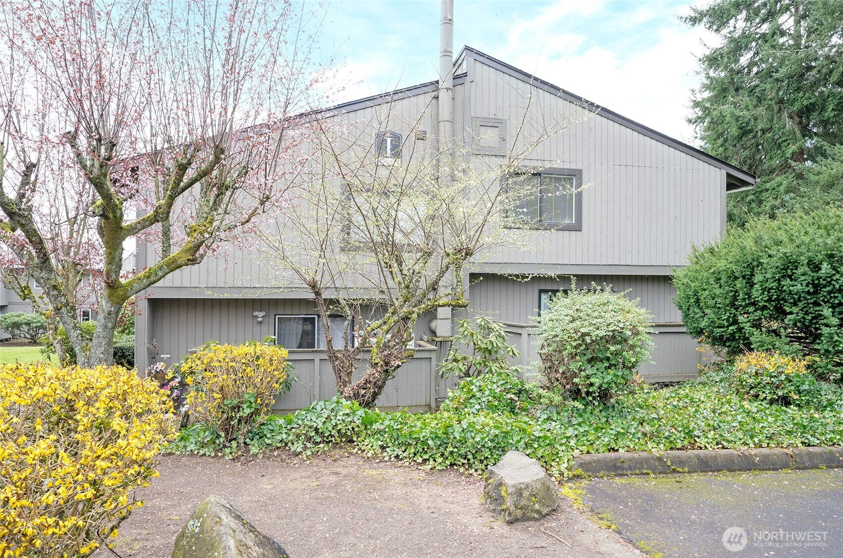 6122 N 16th Street #I108, Tacoma, WA 98406-2416