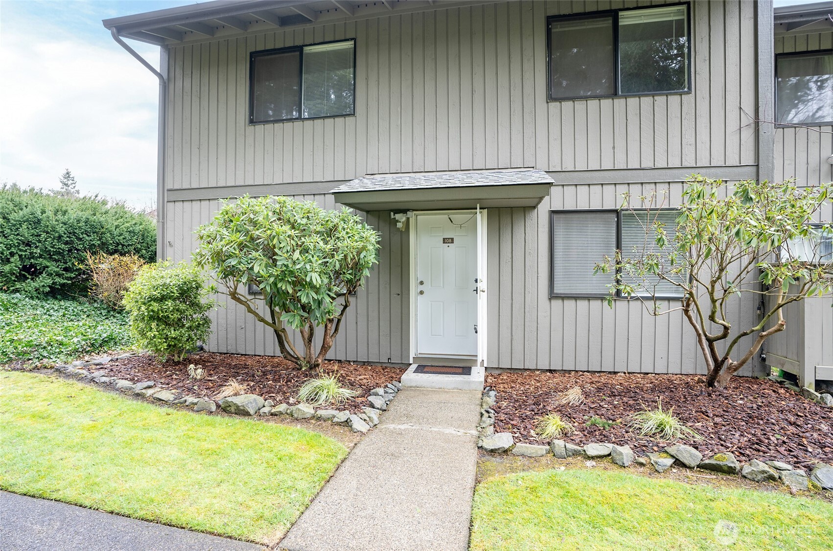6122 N 16th Street #I108, Tacoma, WA 98406-2416