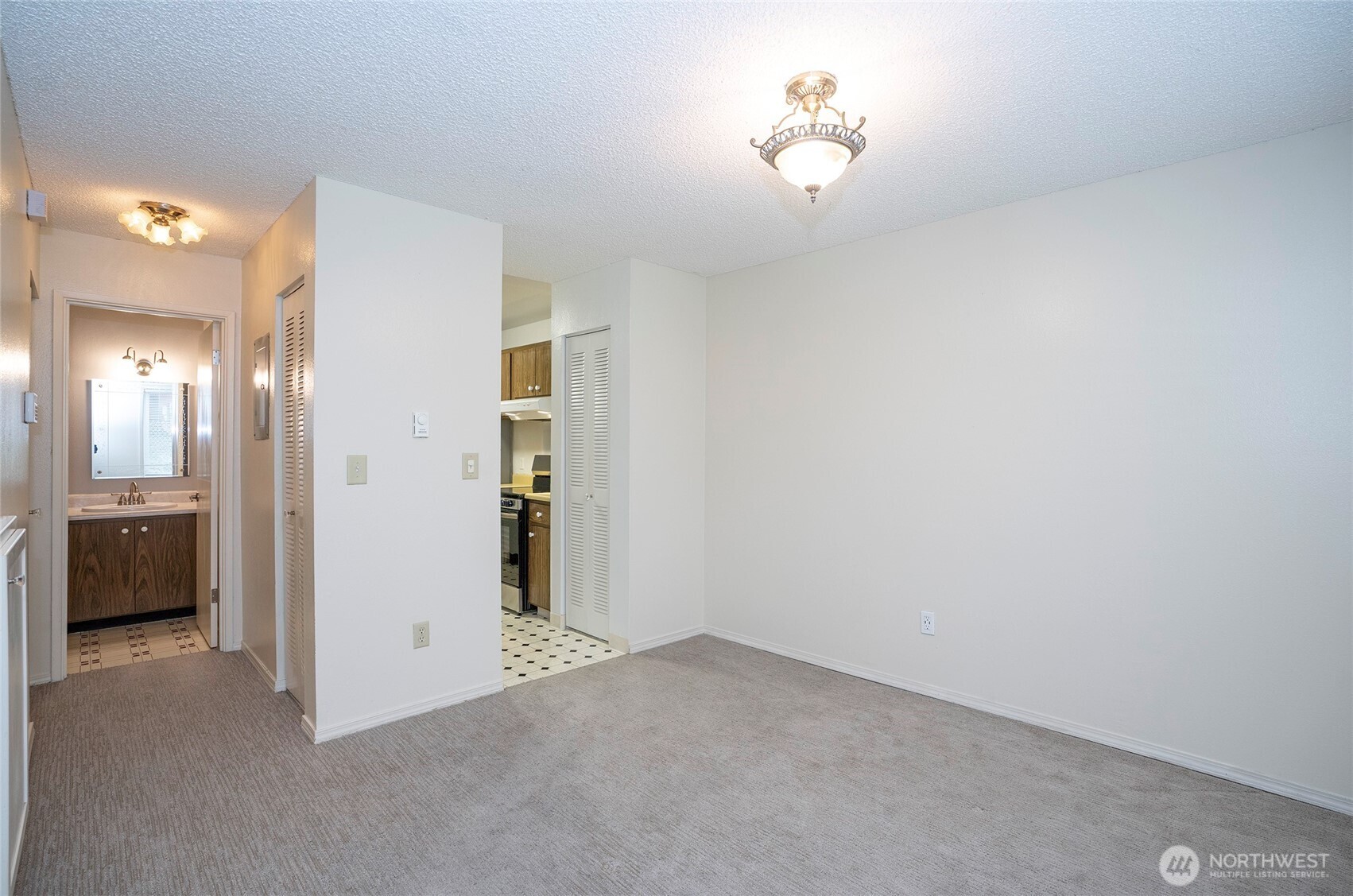 6122 N 16th Street #I108, Tacoma, WA 98406-2416