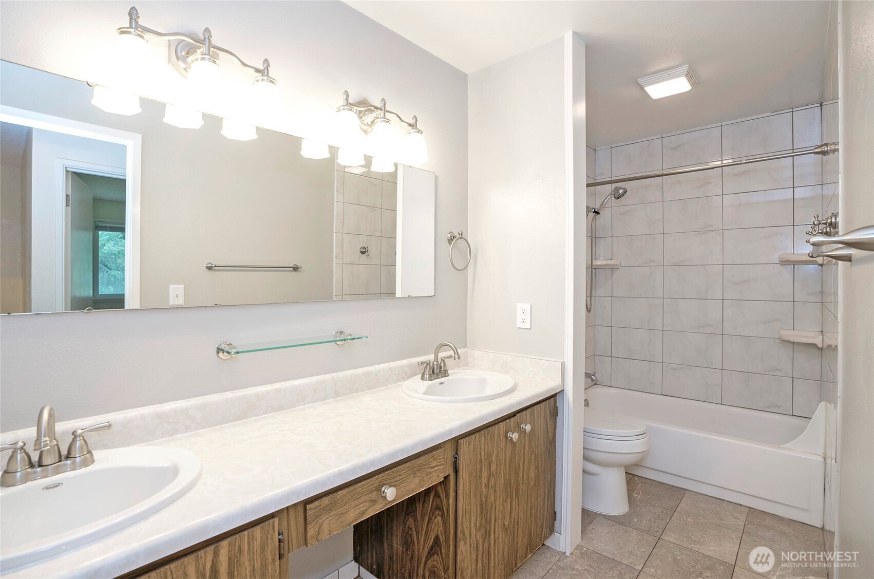 6122 N 16th Street #I108, Tacoma, WA 98406-2416