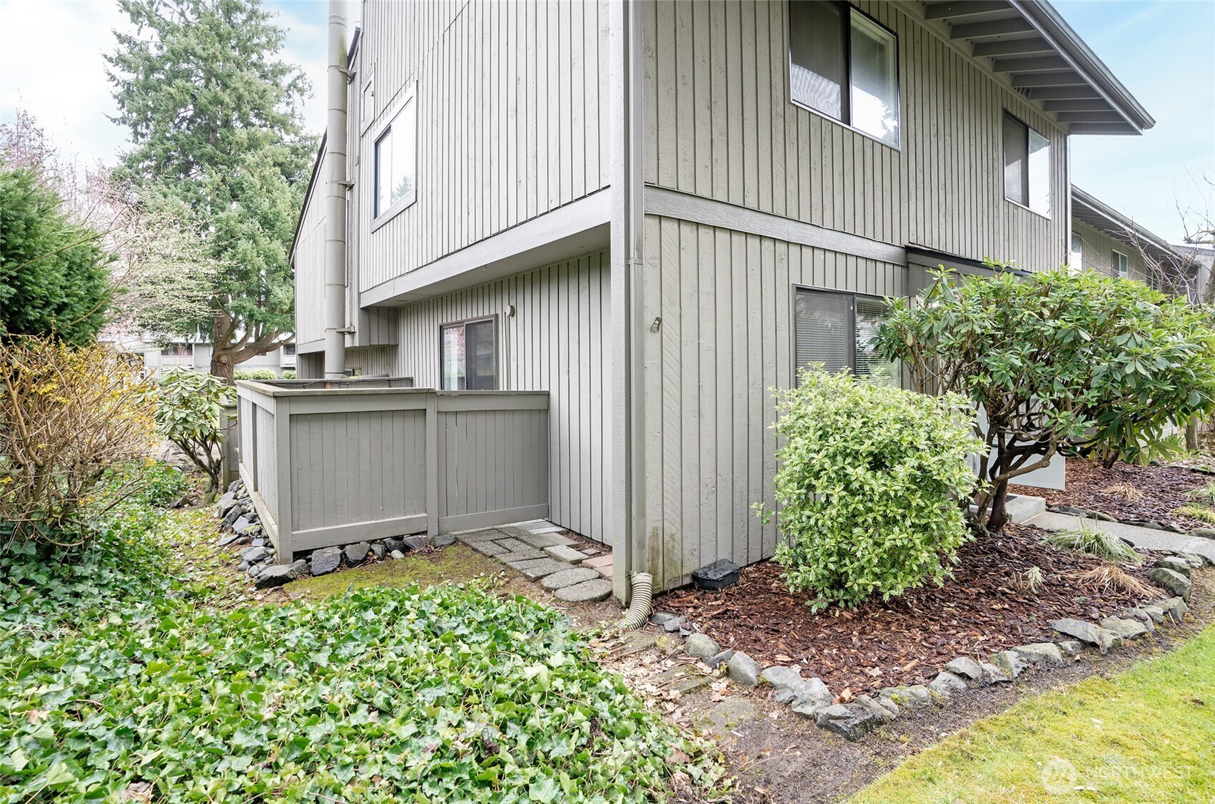 6122 N 16th Street #I108, Tacoma, WA 98406-2416