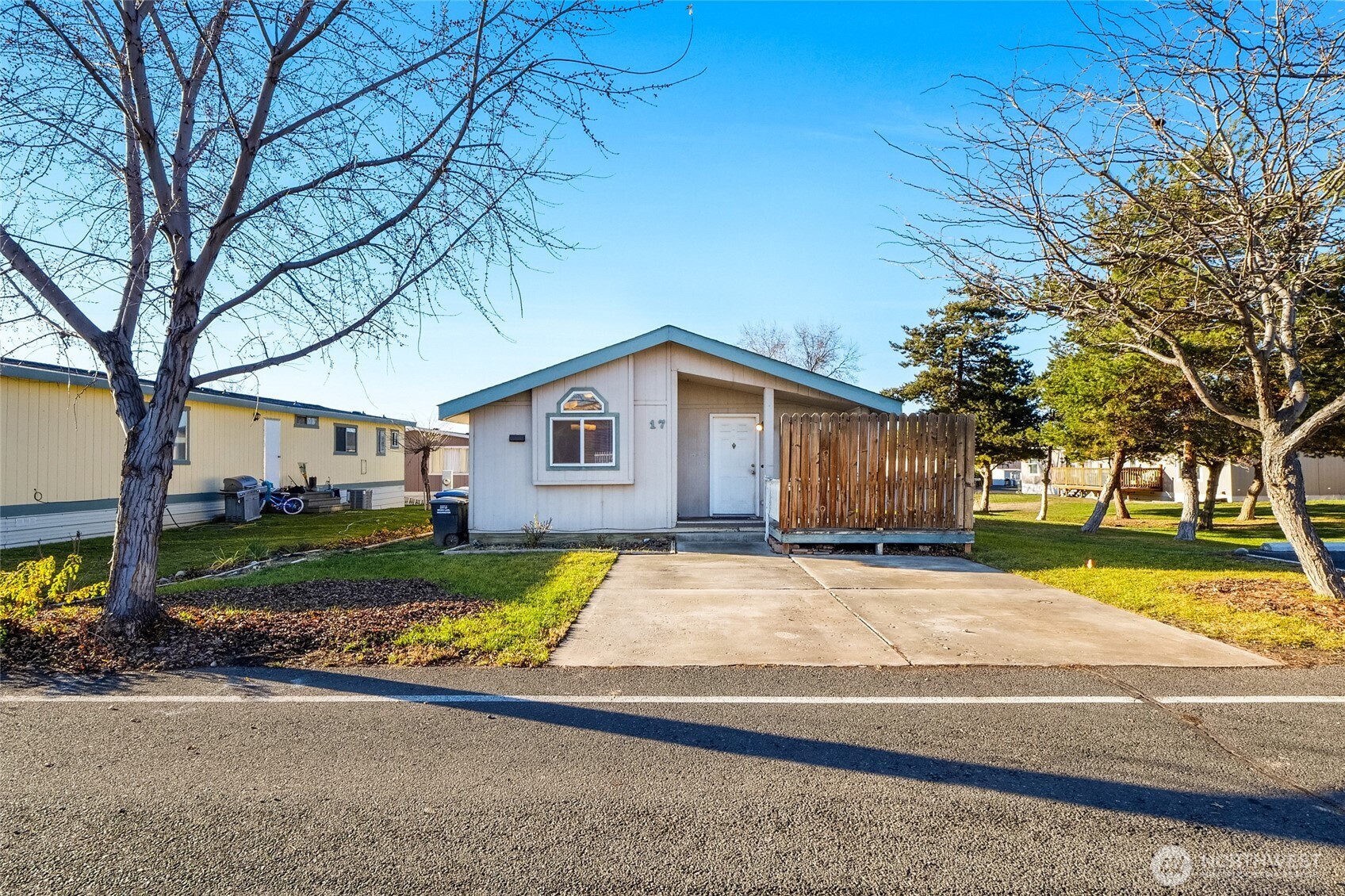 900 N Grape Drive #17, Moses Lake, WA 98837