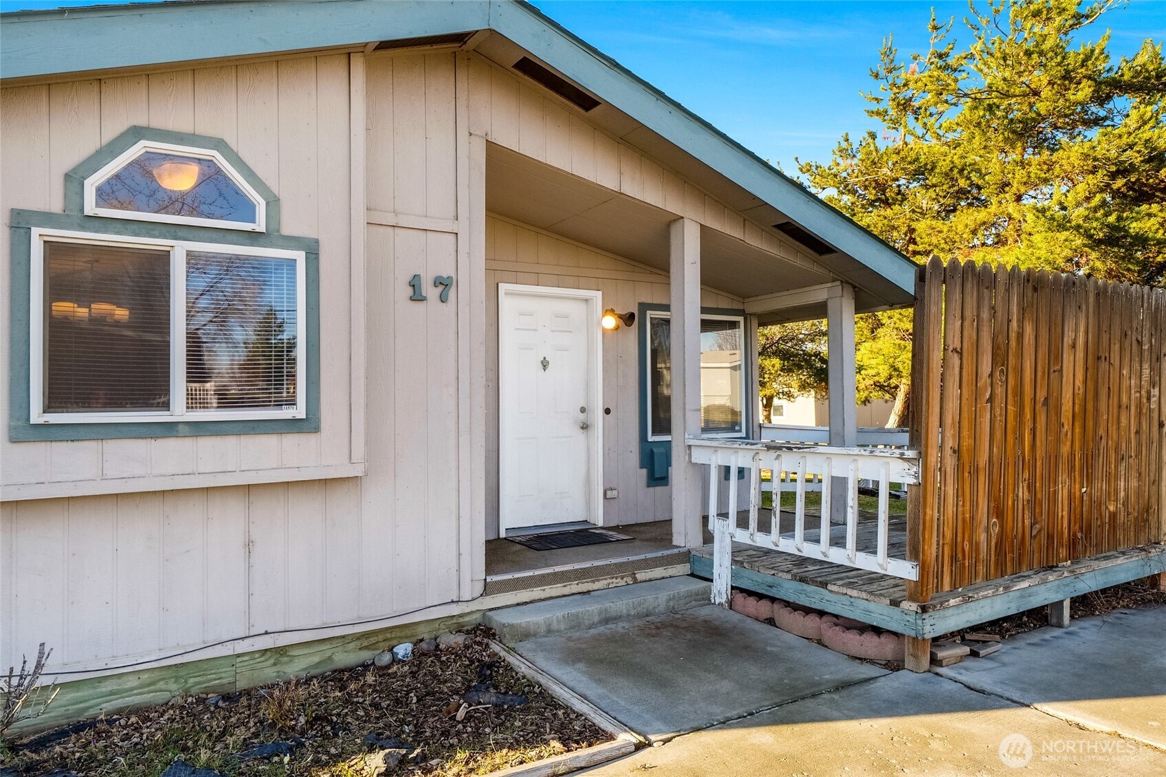 900 N Grape Drive #17, Moses Lake, WA 98837