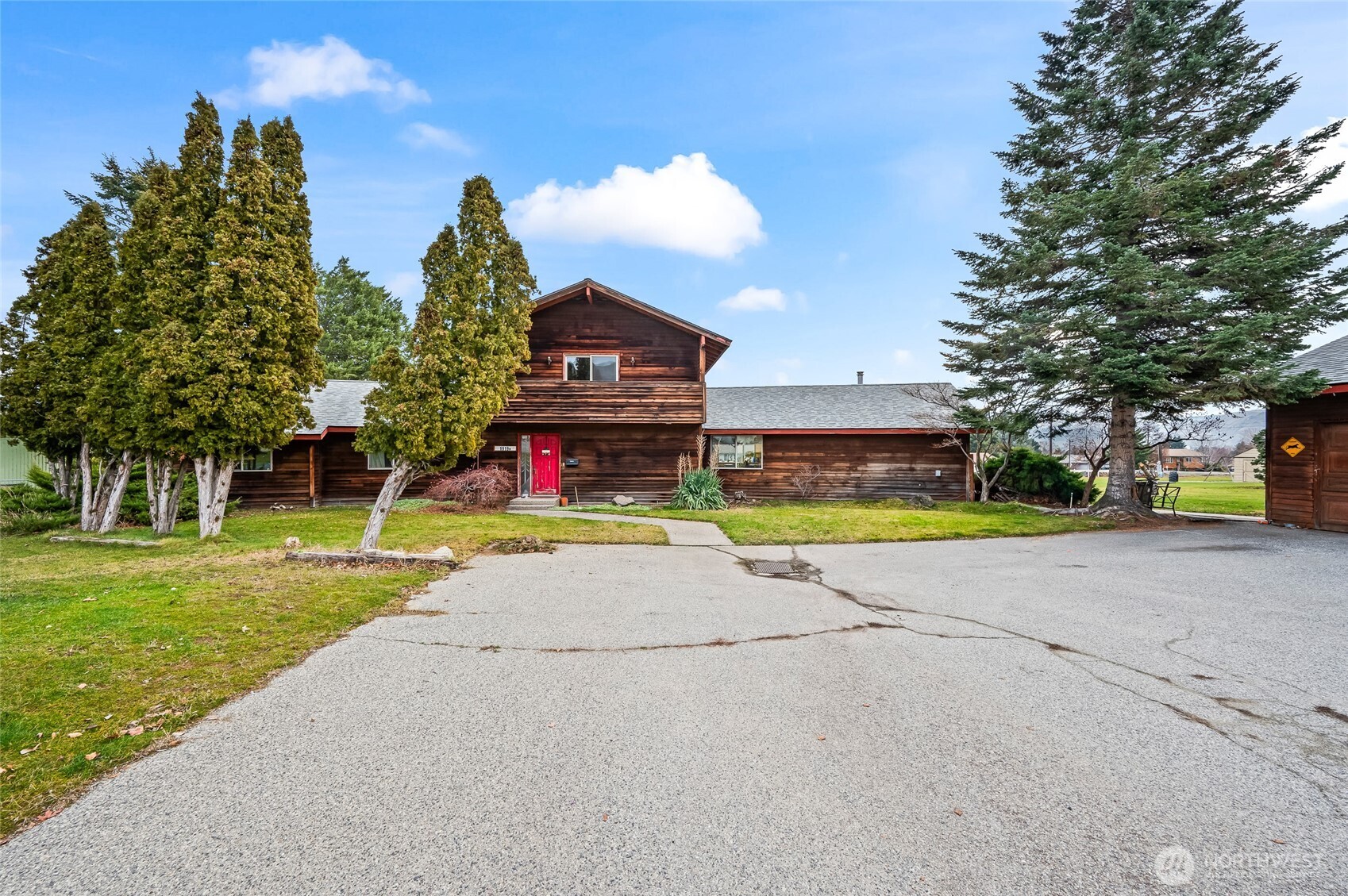 1919 B 5th St , Wenatchee, WA 98801