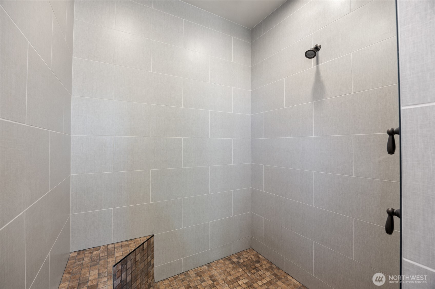 4065 NE Edwards Drive , Moses Lake, WA 98837