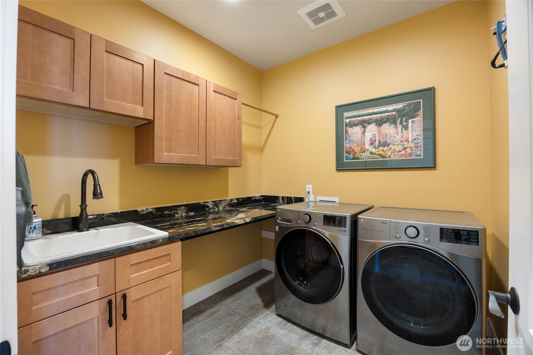 4065 NE Edwards Drive , Moses Lake, WA 98837