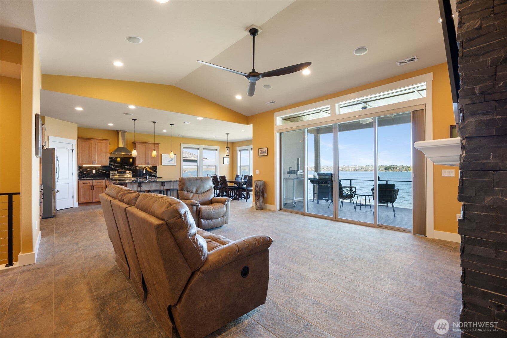 4065 NE Edwards Drive , Moses Lake, WA 98837