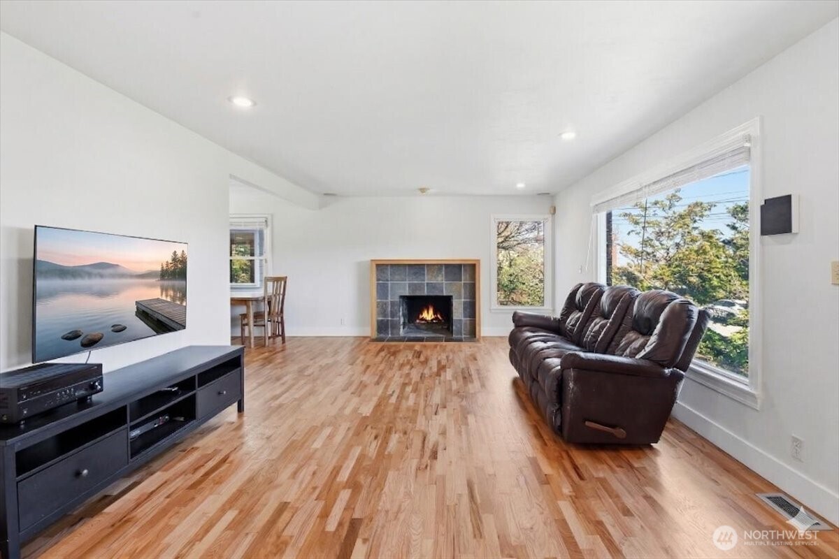 3803 42nd Avenue S, Seattle, WA 98118