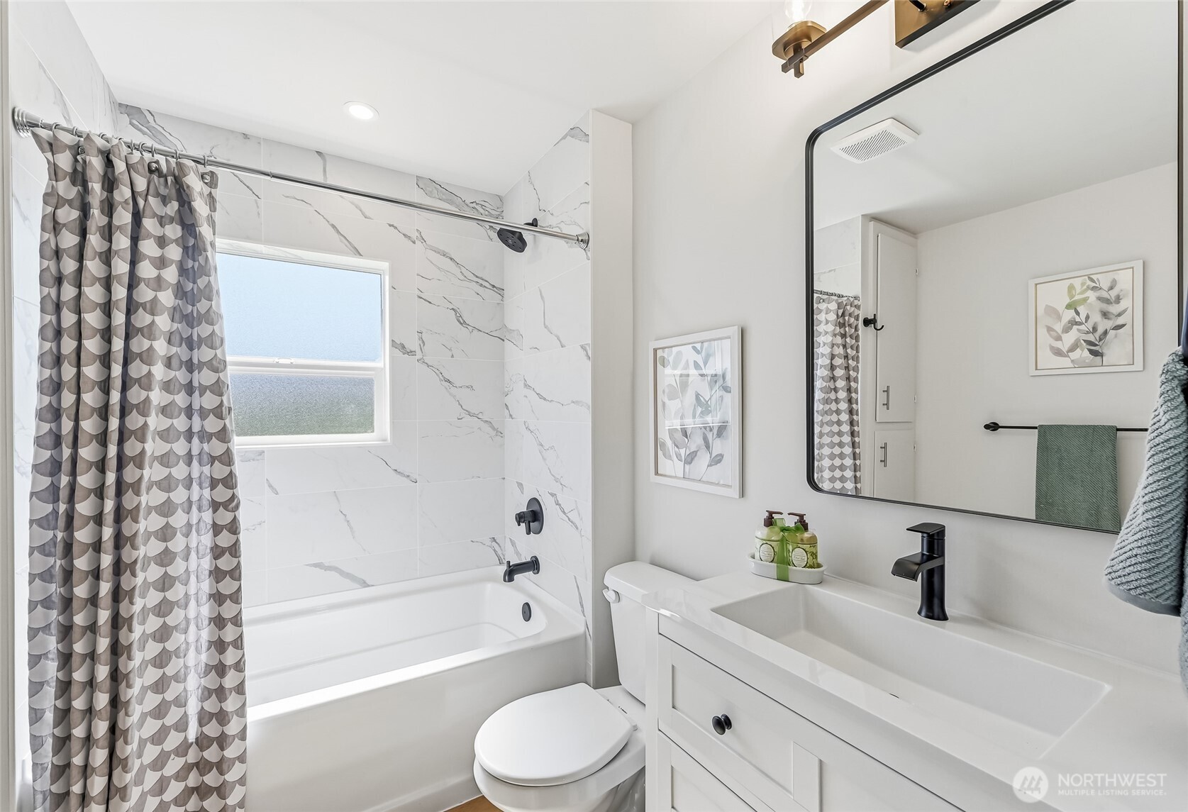 1221 S 101st Street , Seattle, WA 98168