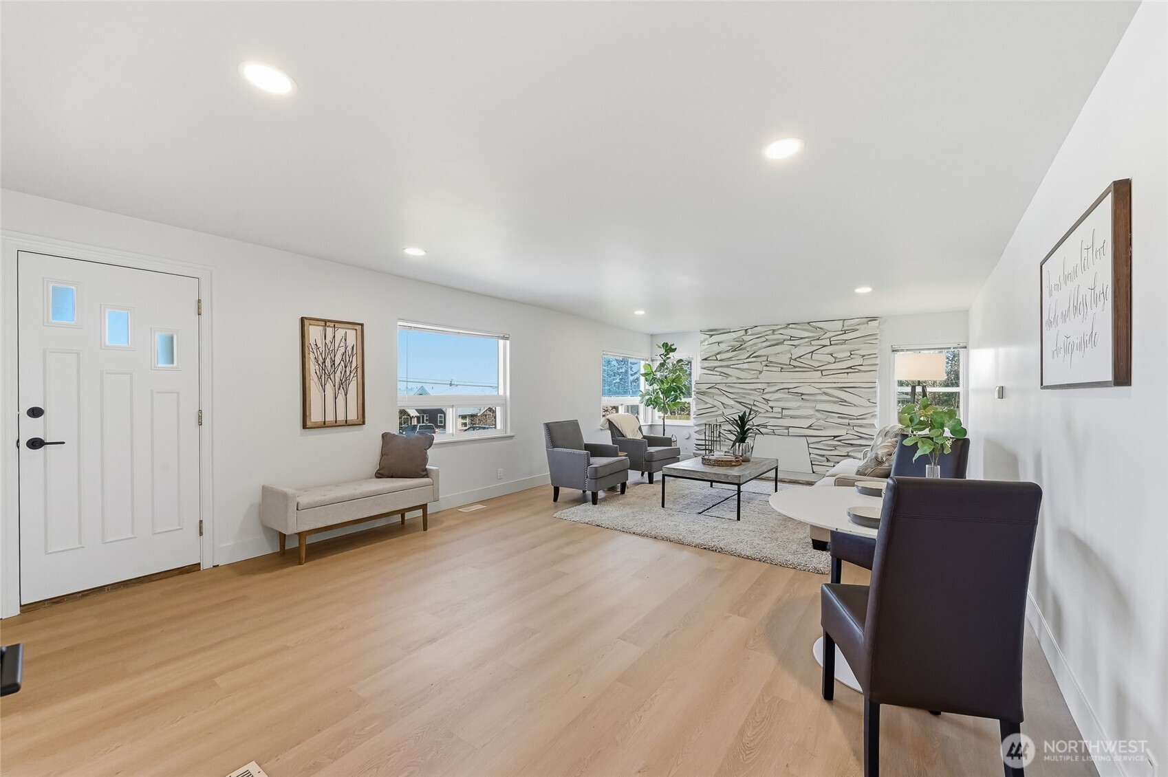 1221 S 101st Street , Seattle, WA 98168