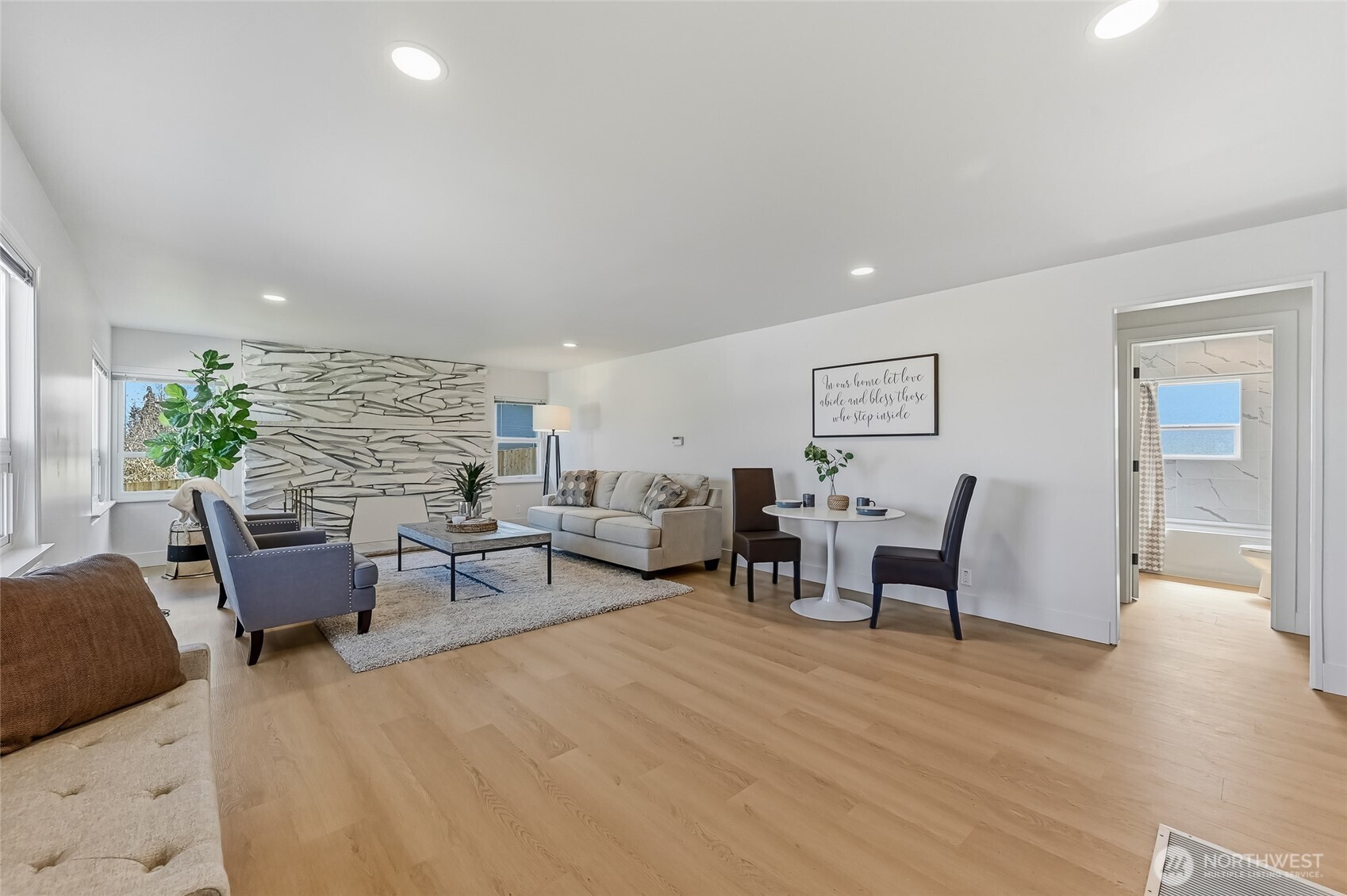 1221 S 101st Street , Seattle, WA 98168