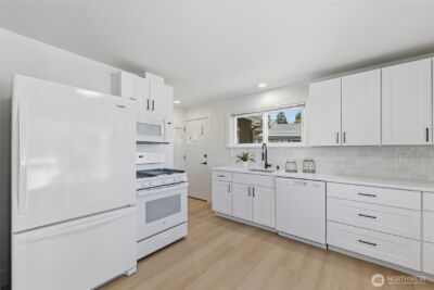 1221 S 101st Street , Seattle, WA 98168 - Photo 10