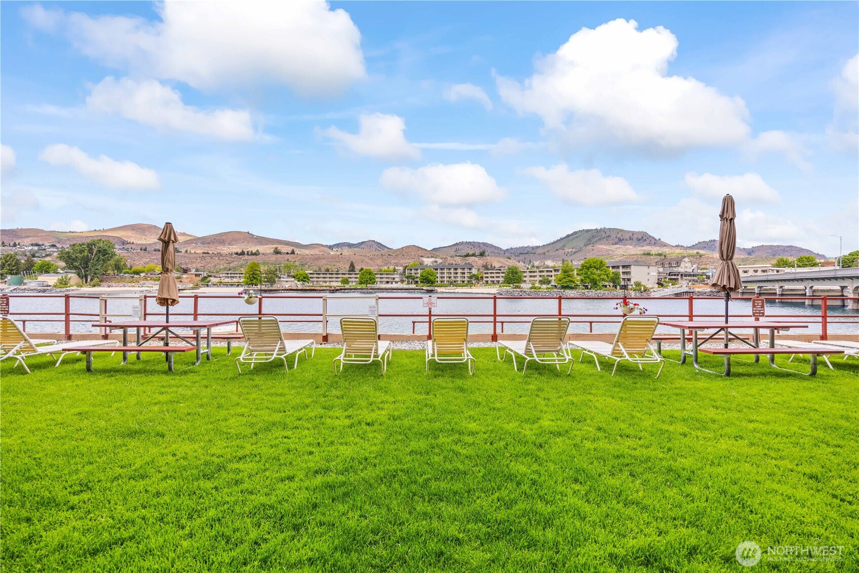 322 W Woodin Avenue #615, Chelan, WA 98816-9152