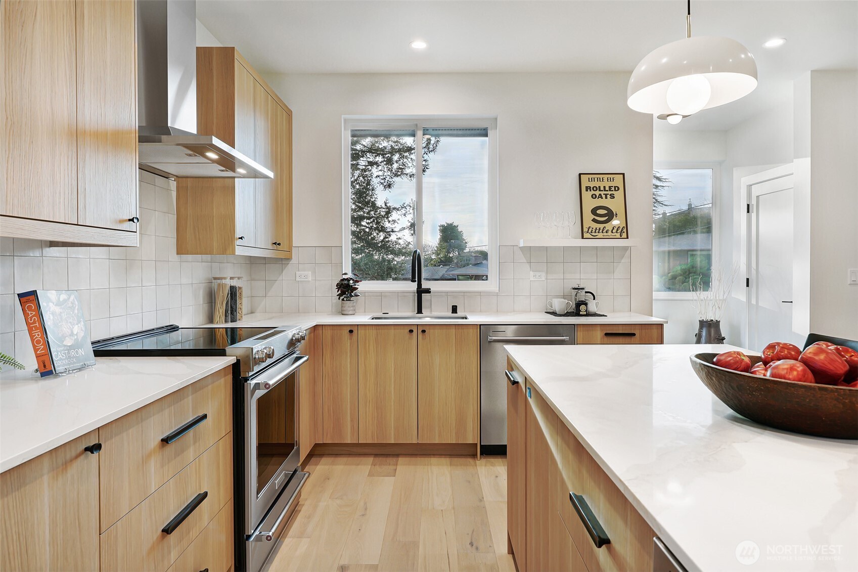 8810 41st Avenue SW, Seattle, WA 98136