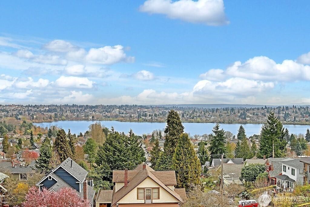 308 N 68th Street #205, Seattle, WA 98103