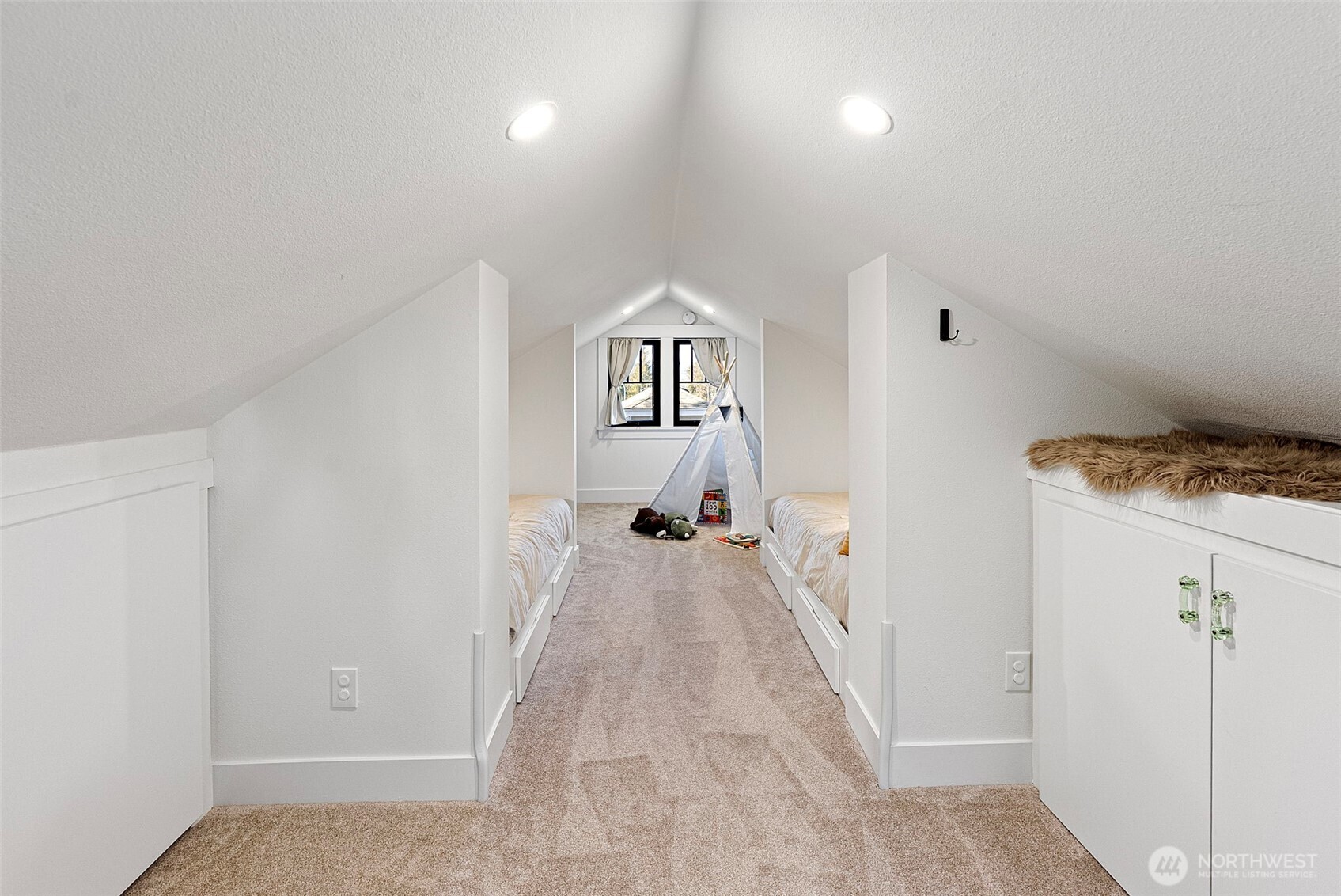 315 Steilacoom Street , Steilacoom, WA 98388