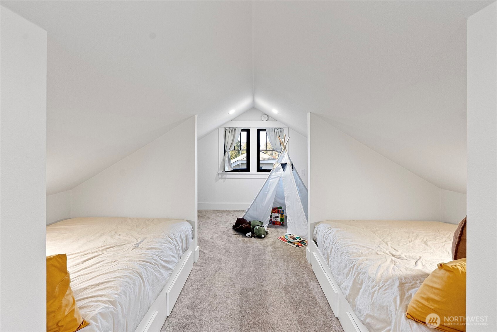 315 Steilacoom Street , Steilacoom, WA 98388