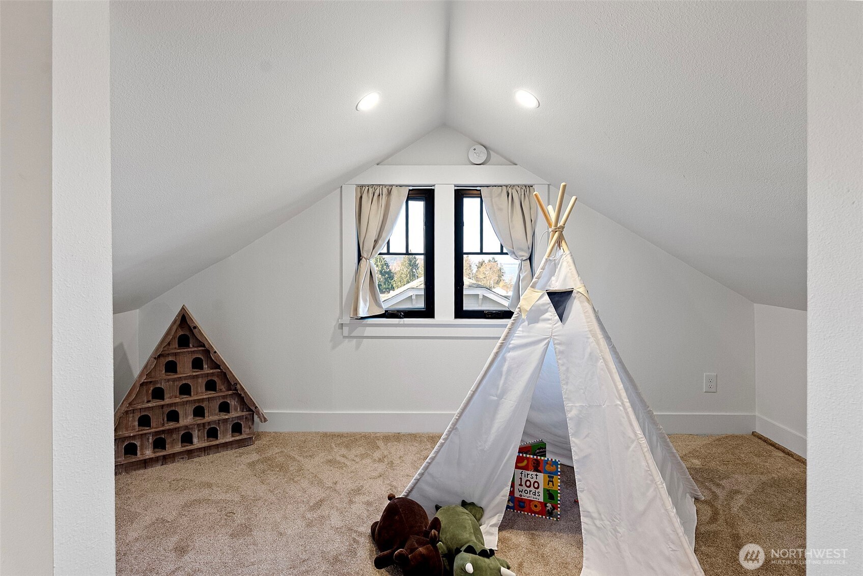 315 Steilacoom Street , Steilacoom, WA 98388