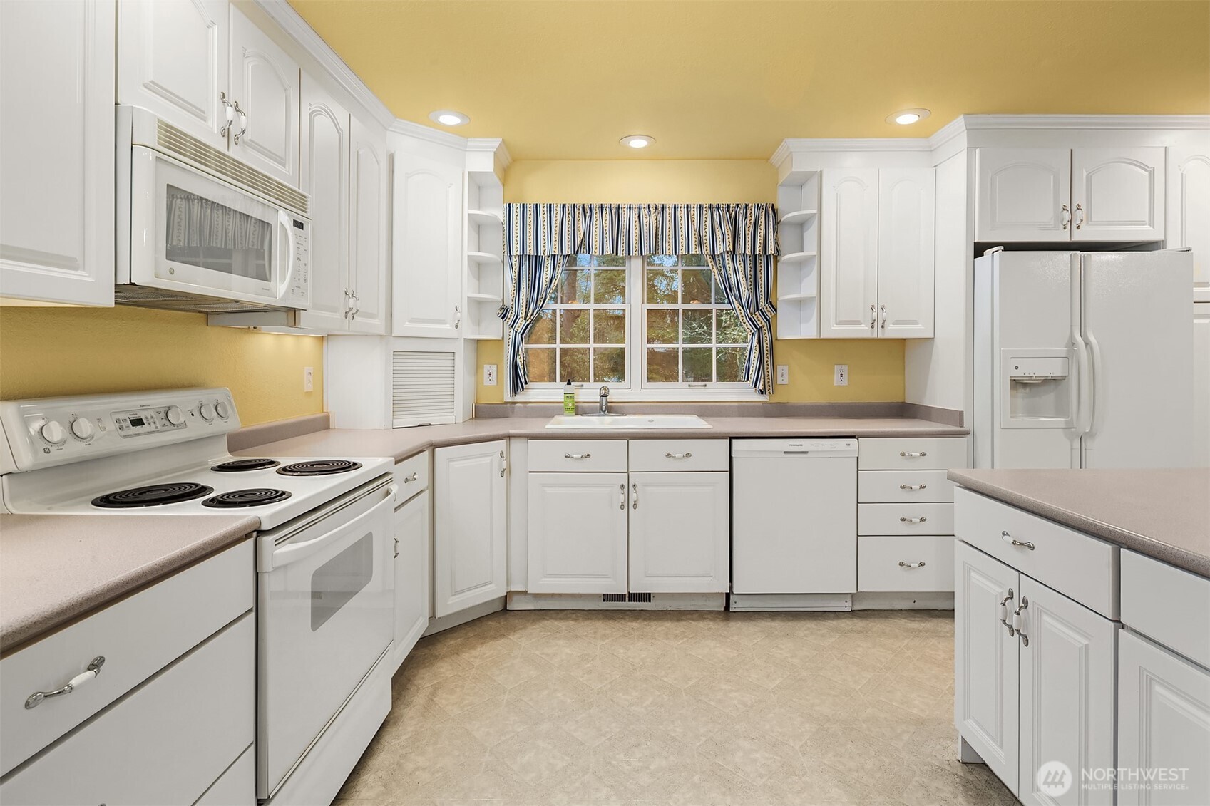 28033 194th Place SE, Kent, WA 98042