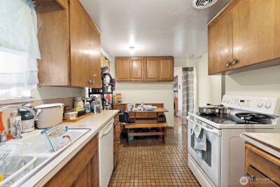 8829 20th Avenue SW, Seattle, WA 98106 - Photo 20