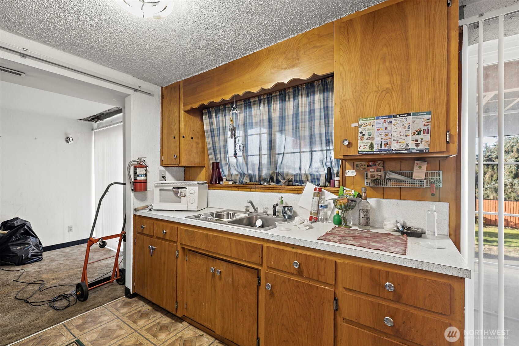 8829 20th Avenue SW, Seattle, WA 98106