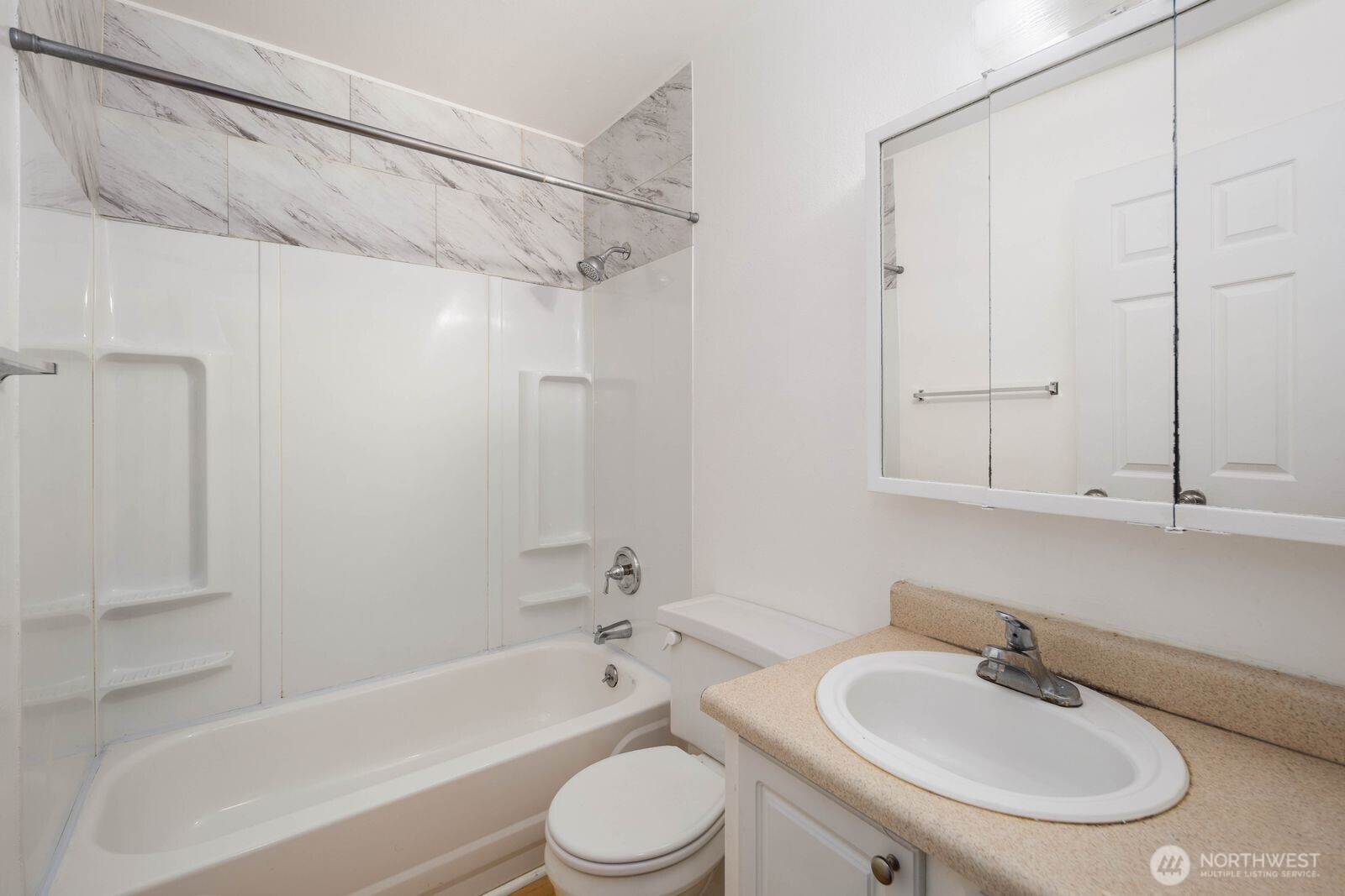 9623 S 248th Street #C8, Kent, WA 98030