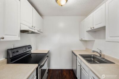 9623 S 248th Street #C8, Kent, WA 98030 - Photo 4