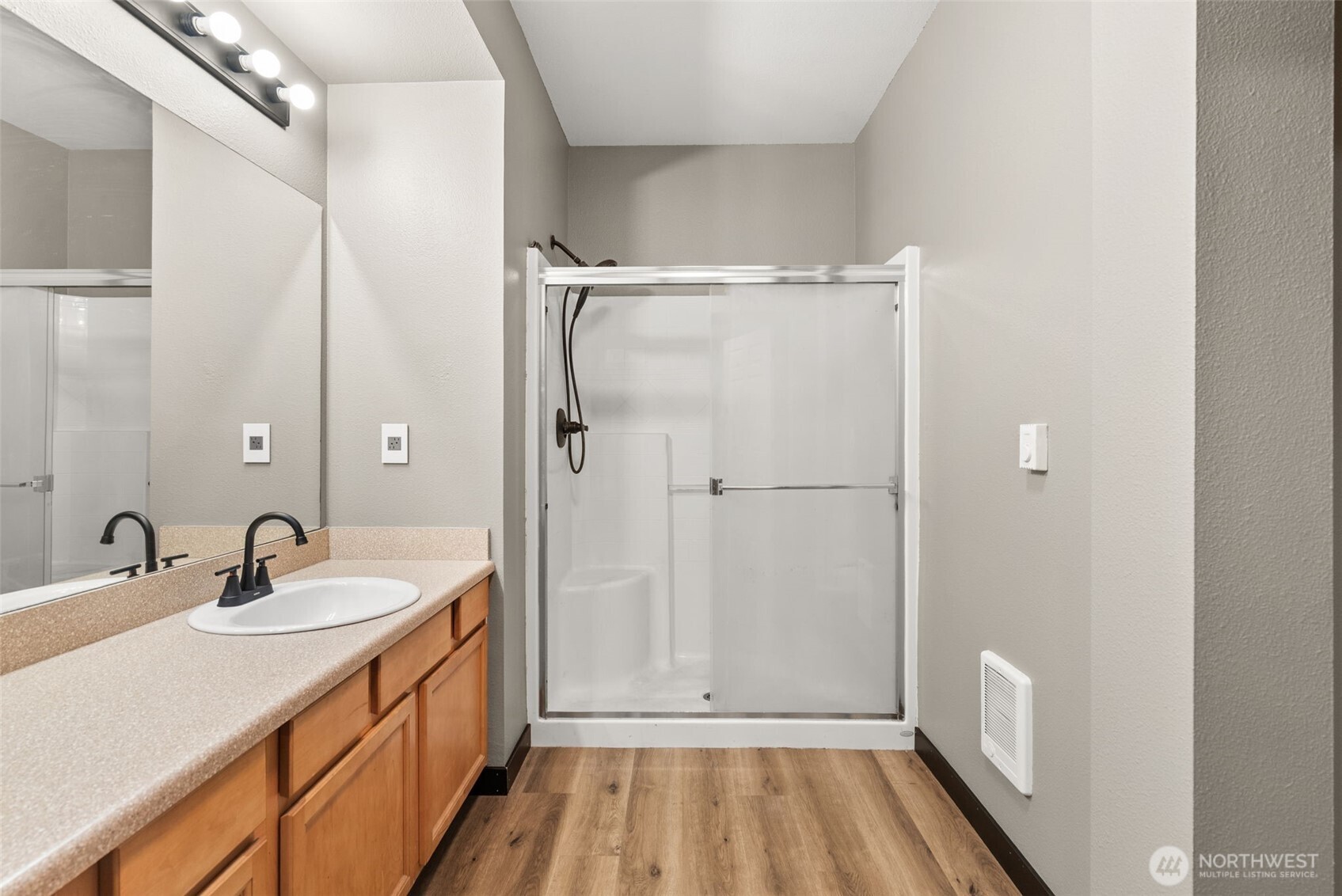 10015 186th Place E #111, Puyallup, WA 98375