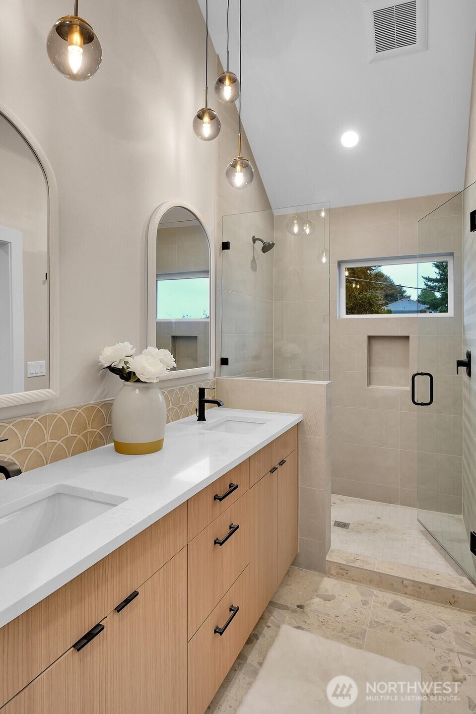 6357 38th Avenue SW, Seattle, WA 98126