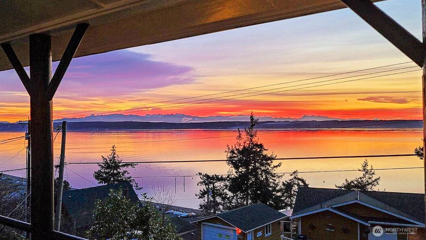 350 N Sunset Drive , Camano Island, WA 98282