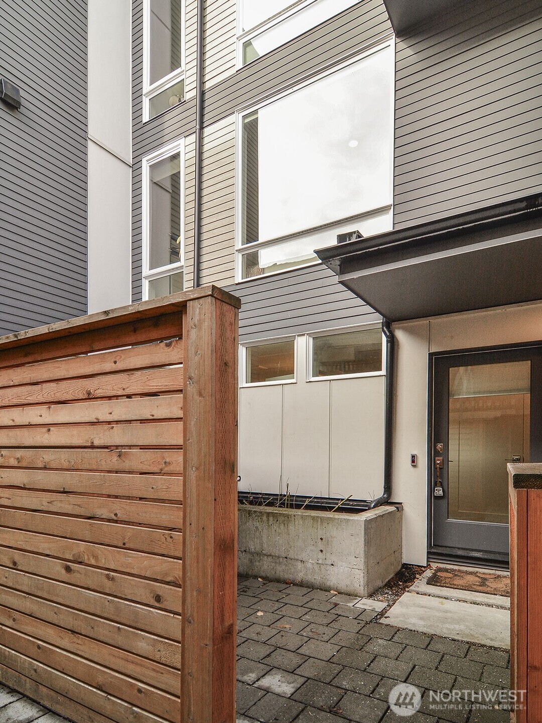 6539 4th Avenue NE #B, Seattle, WA 98115