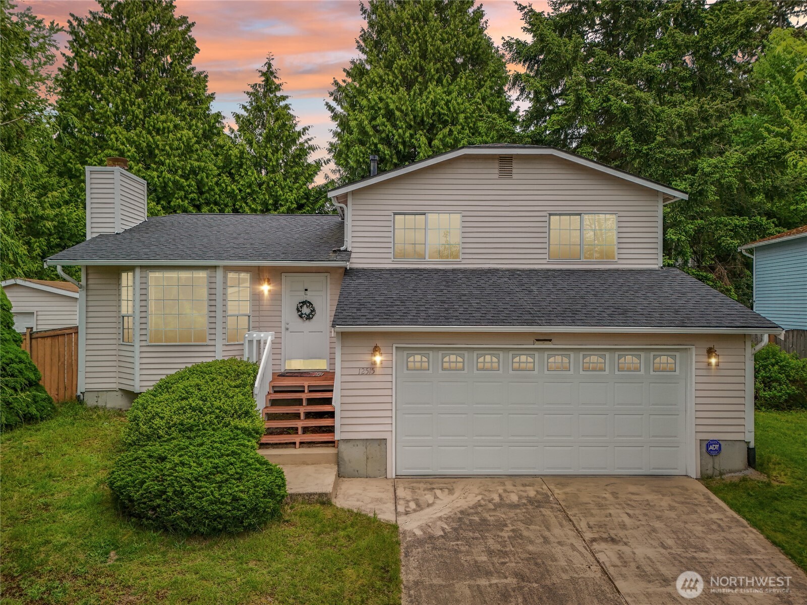 12515 NE 107th Place , Kirkland, WA 98033
