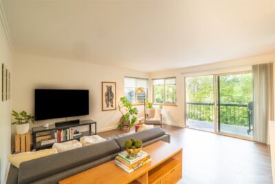 732 11th Avenue E #302, Seattle, WA 98102 - Photo 3