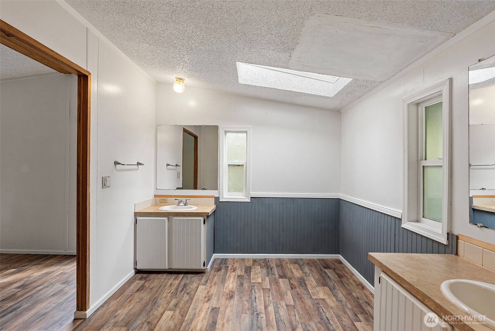 6044 SW Old Clifton Road , Port Orchard, WA 98367