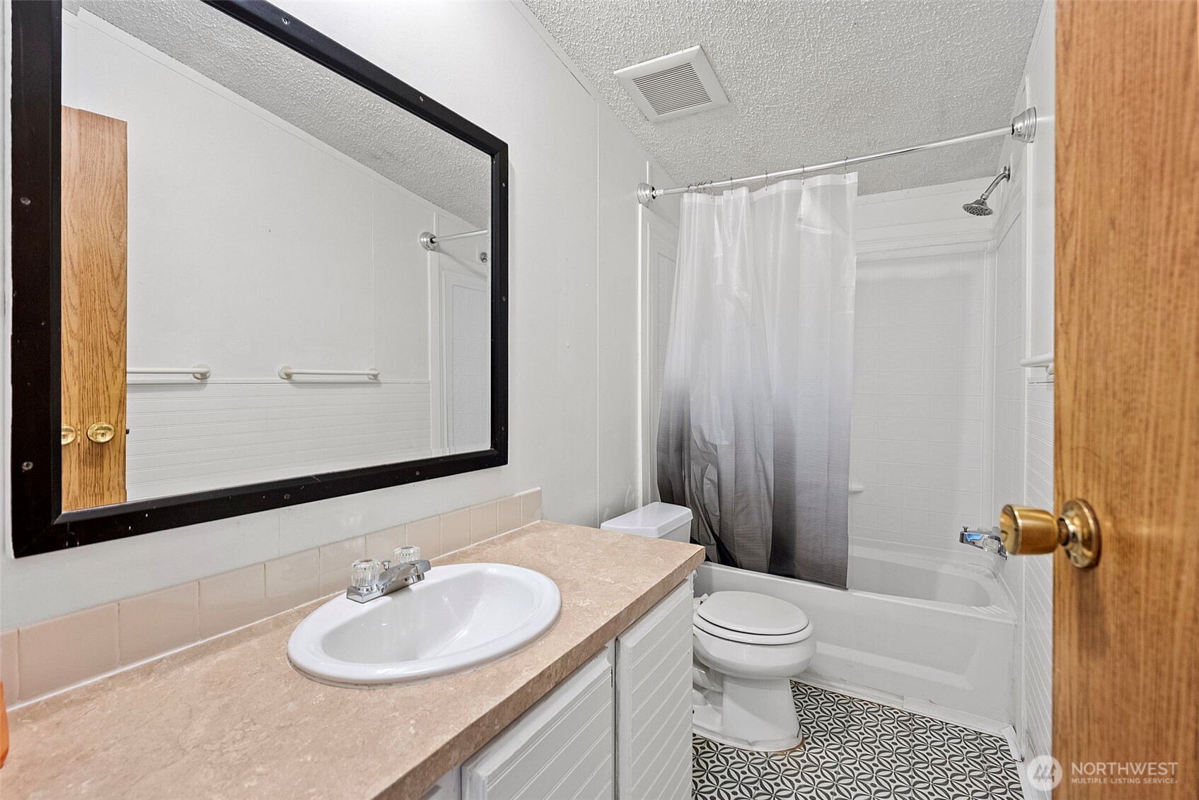 6044 SW Old Clifton Road , Port Orchard, WA 98367