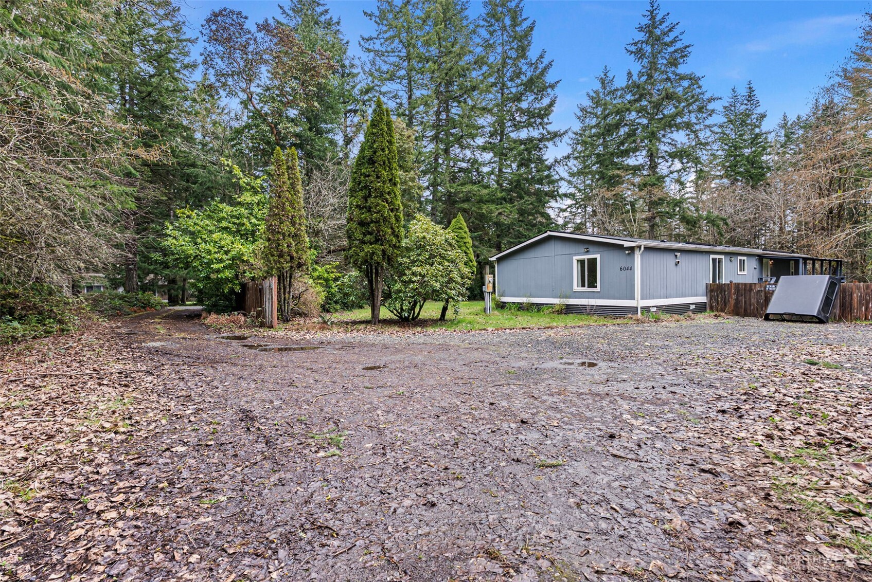 6044 SW Old Clifton Road , Port Orchard, WA 98367