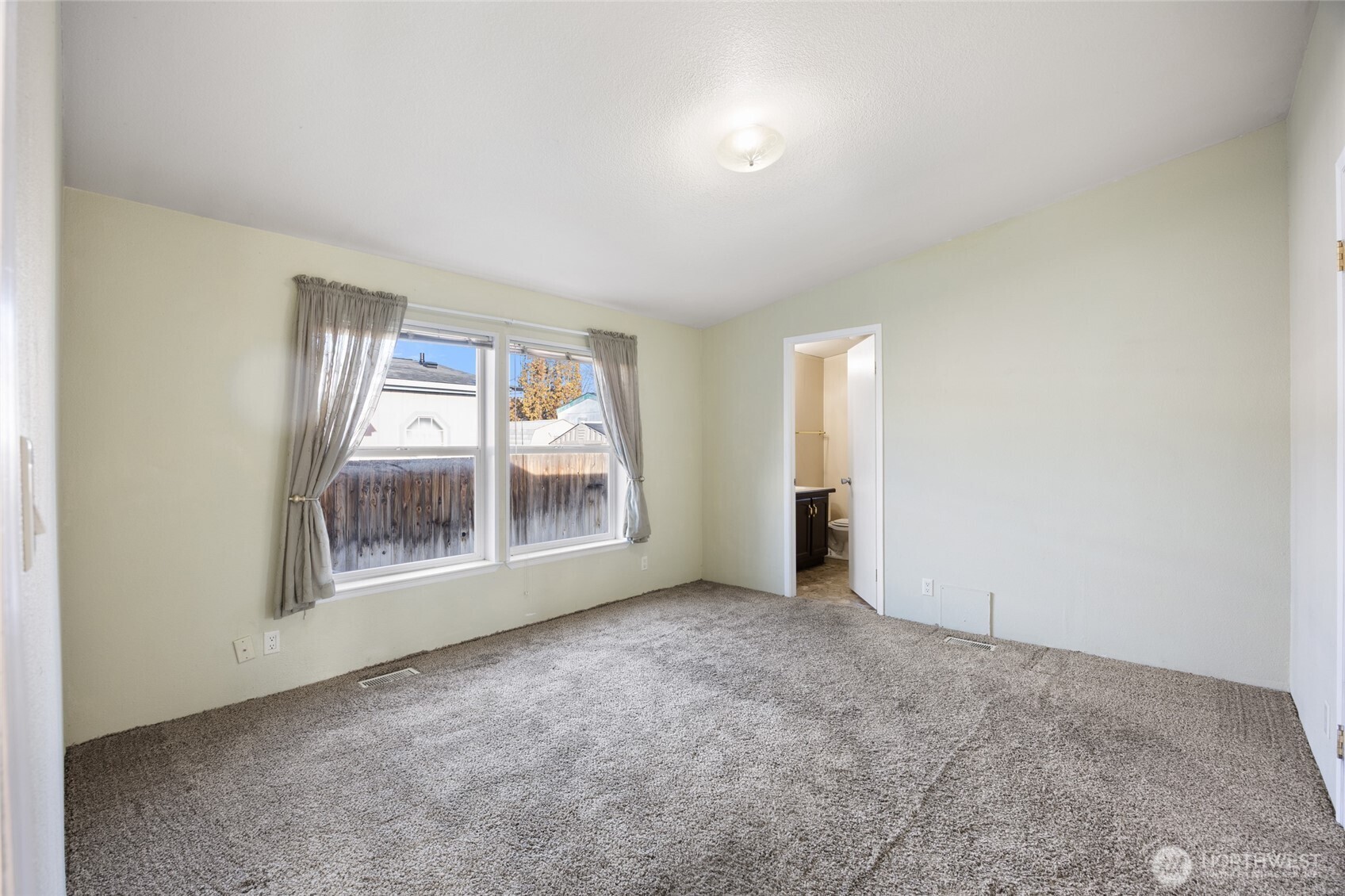 3010 W Peninsula Drive #97, Moses Lake, WA 98837