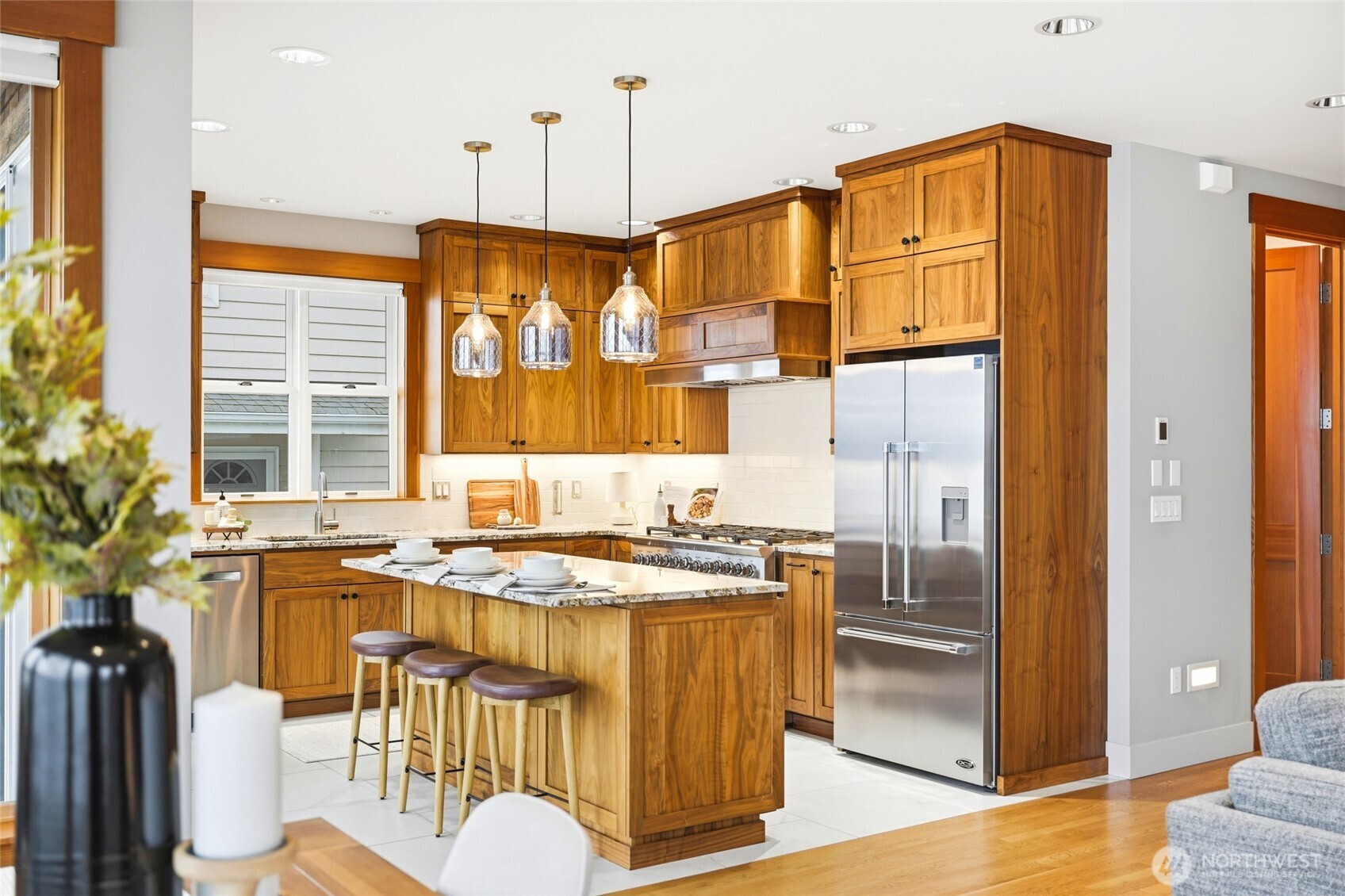 28 W North Camano Drive , Camano Island, WA 98282