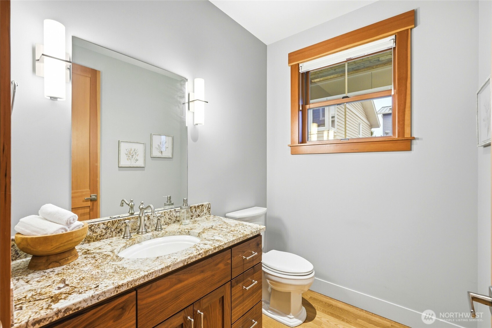 28 W North Camano Drive , Camano Island, WA 98282